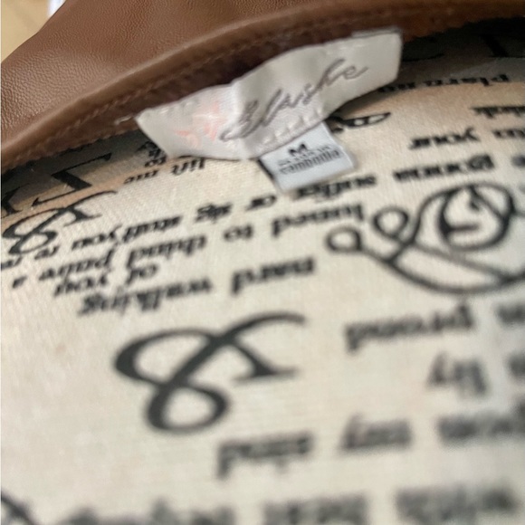 Ladies Faux leather - V-neck crop top with adjustable straps. Size M. - Picture 8 of 9